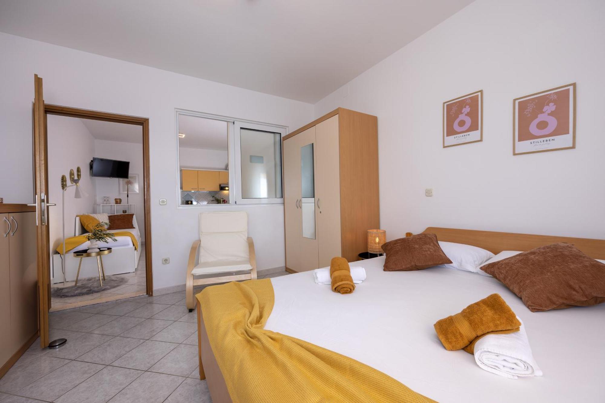 Apartment Stomarica *